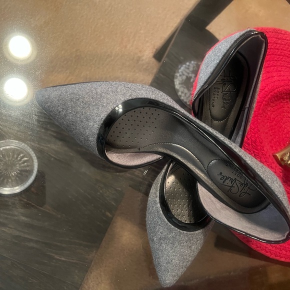 Life Stride Shoes - Life Stride Gray Kitten Heels for Effortless Elegance (New Without Tags)
